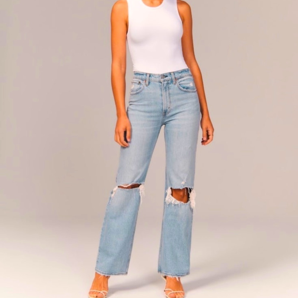 90’s relaxed high rise jeans